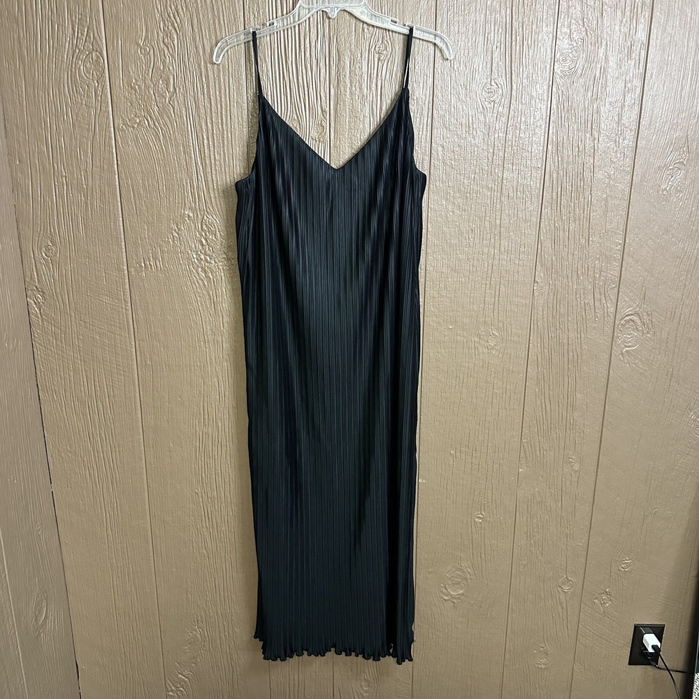 ASTR the Label Black Pleated Midi Dress Sz L Night Out Wedding Satin Side Slit